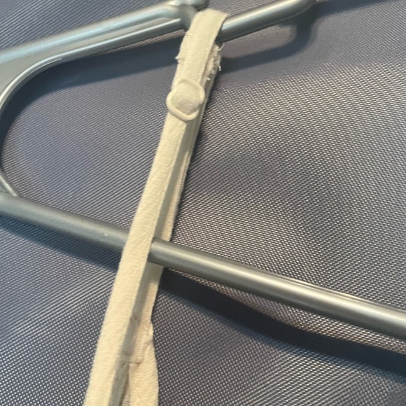 American Eagle top cold shoulder embroidered never worn medium smoke free - Picture 6 of 8